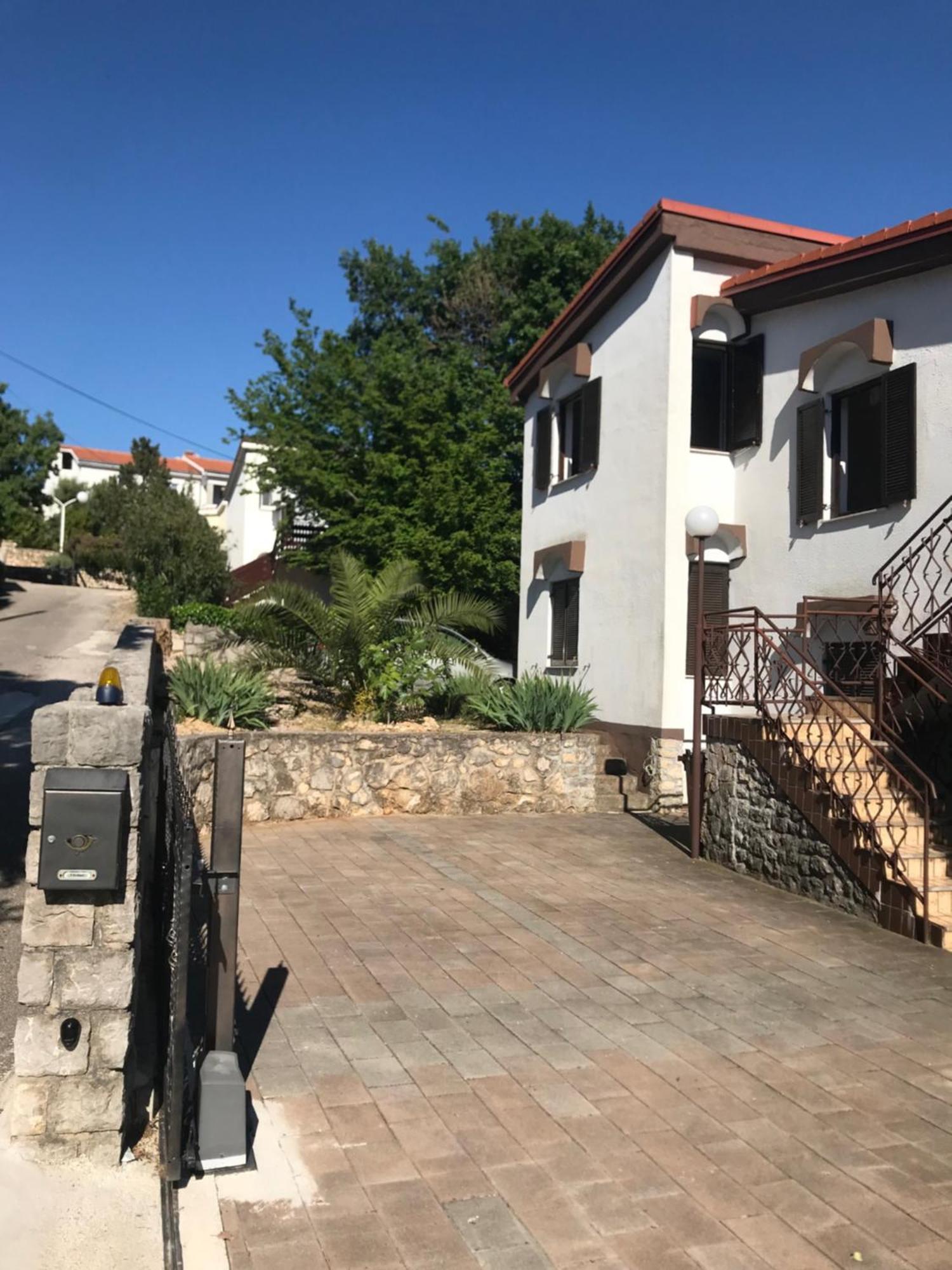 Krk Apartmani Pepina Пинезичи Экстерьер фото