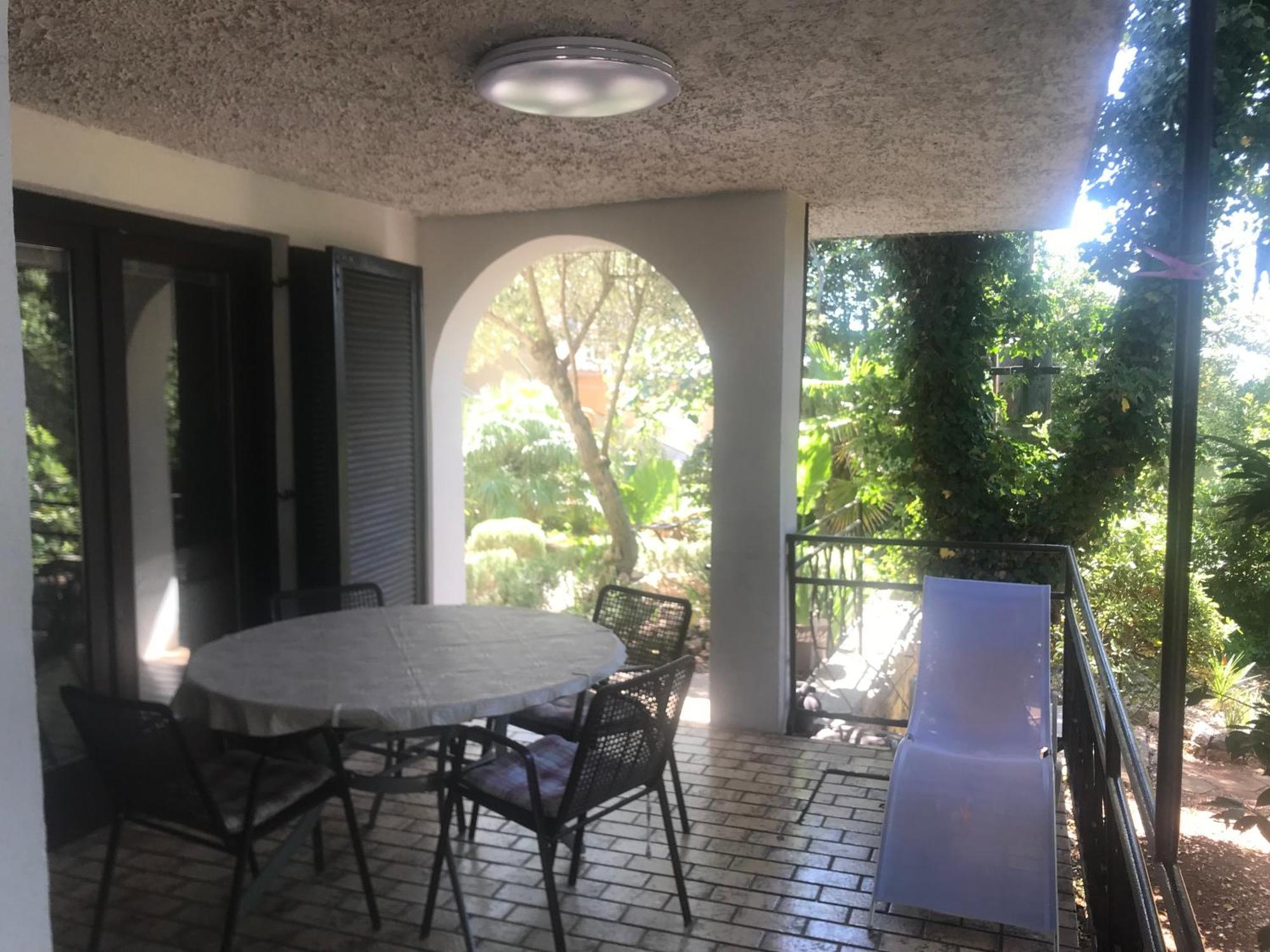 Krk Apartmani Pepina Пинезичи Экстерьер фото