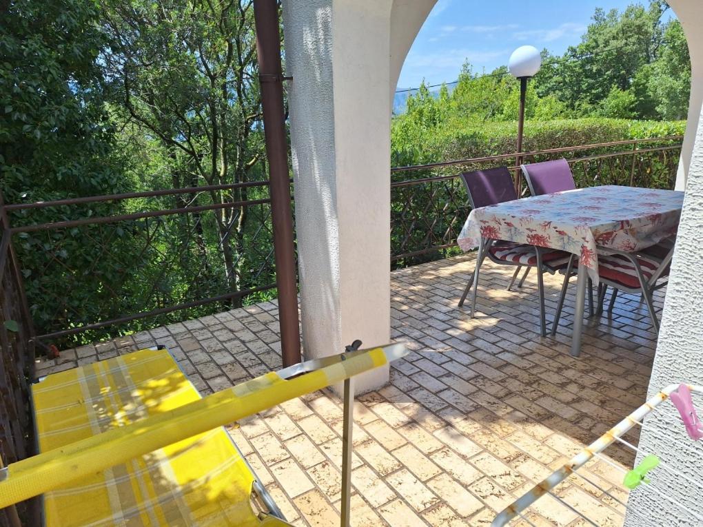 Krk Apartmani Pepina Пинезичи Экстерьер фото