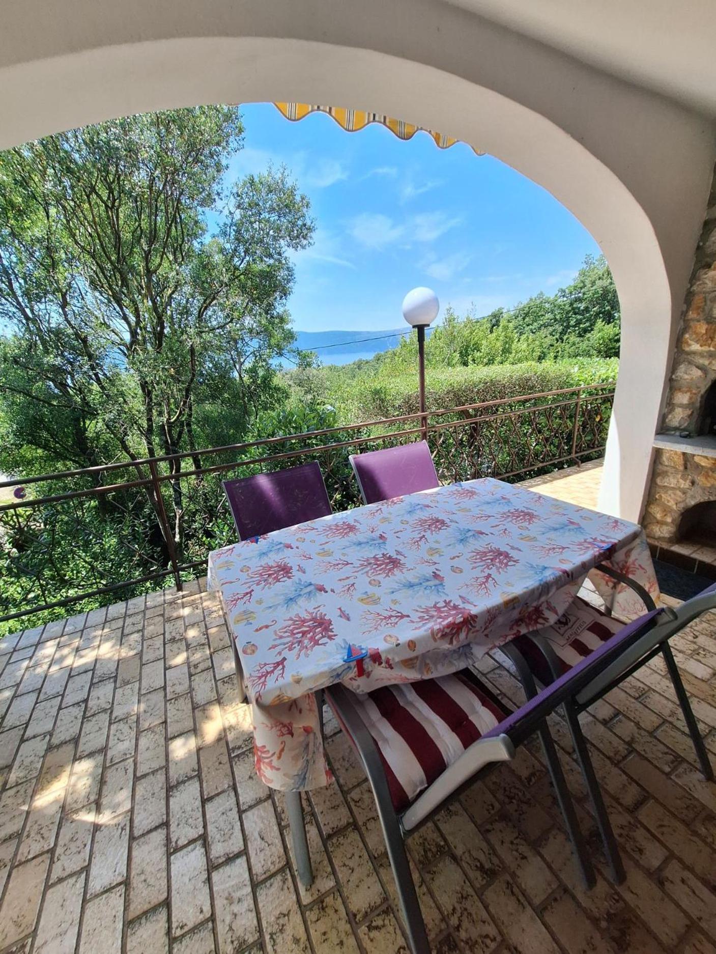 Krk Apartmani Pepina Пинезичи Экстерьер фото