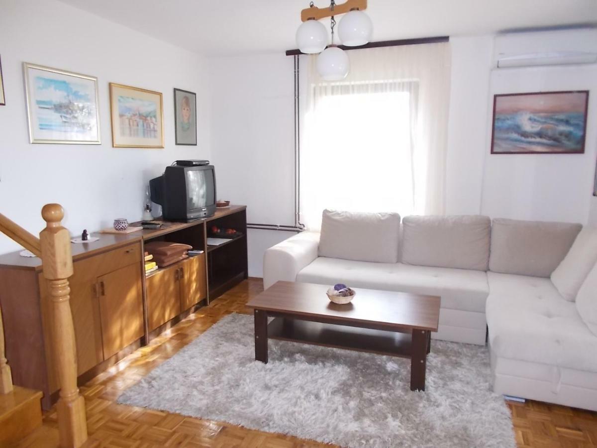 Krk Apartmani Pepina Пинезичи Экстерьер фото