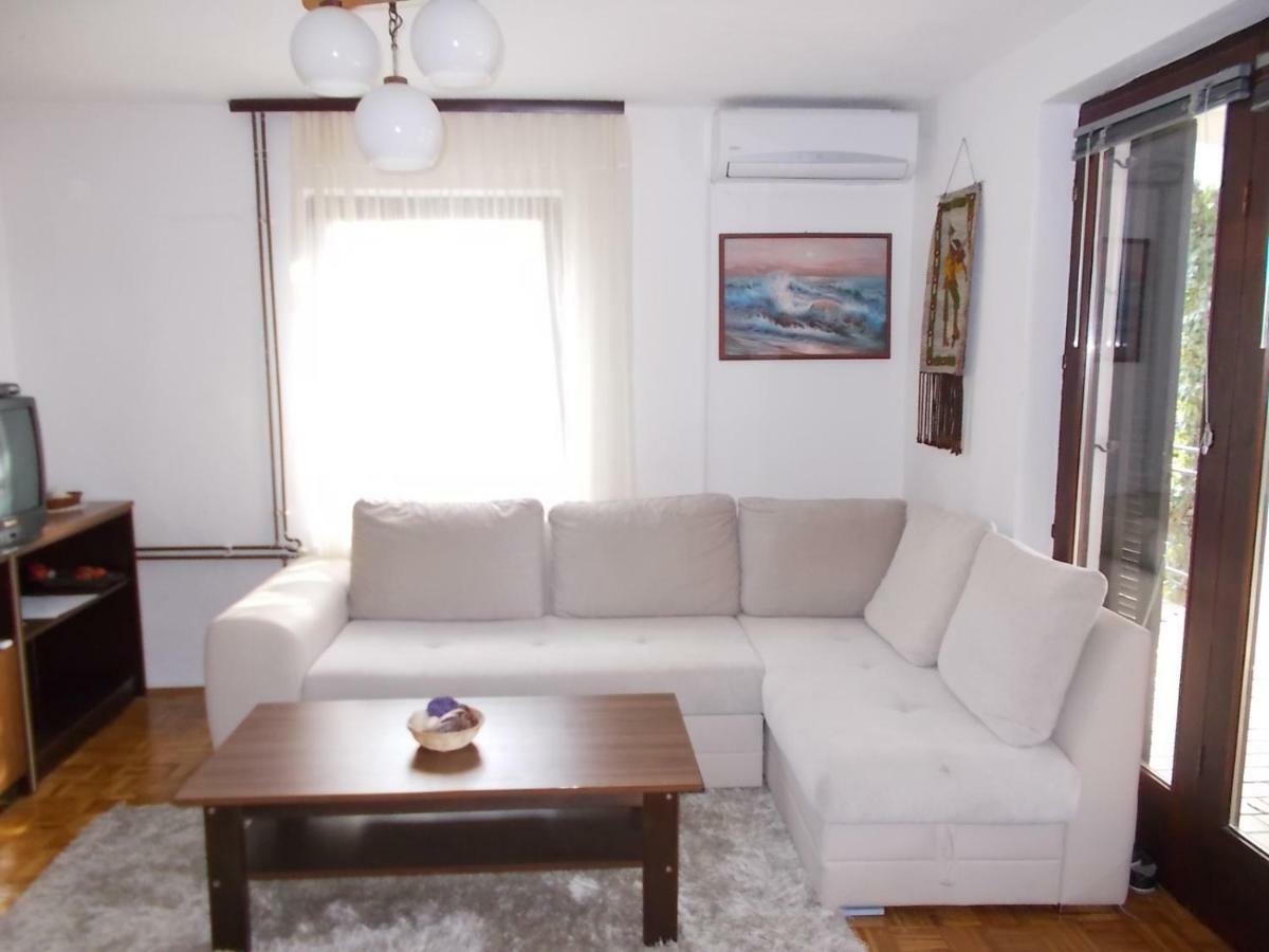 Krk Apartmani Pepina Пинезичи Экстерьер фото